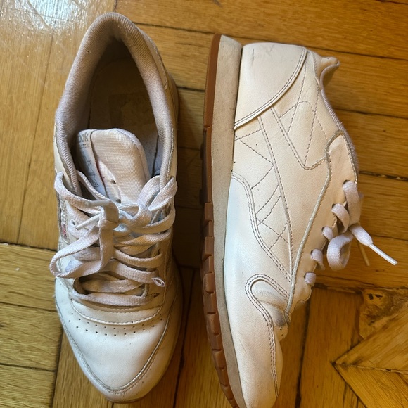 Reebok Classic Leather Shoe - Picture 2 of 4
